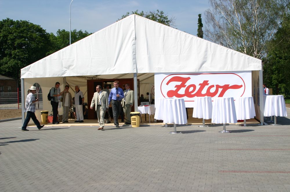 party-stany-nabytek_20