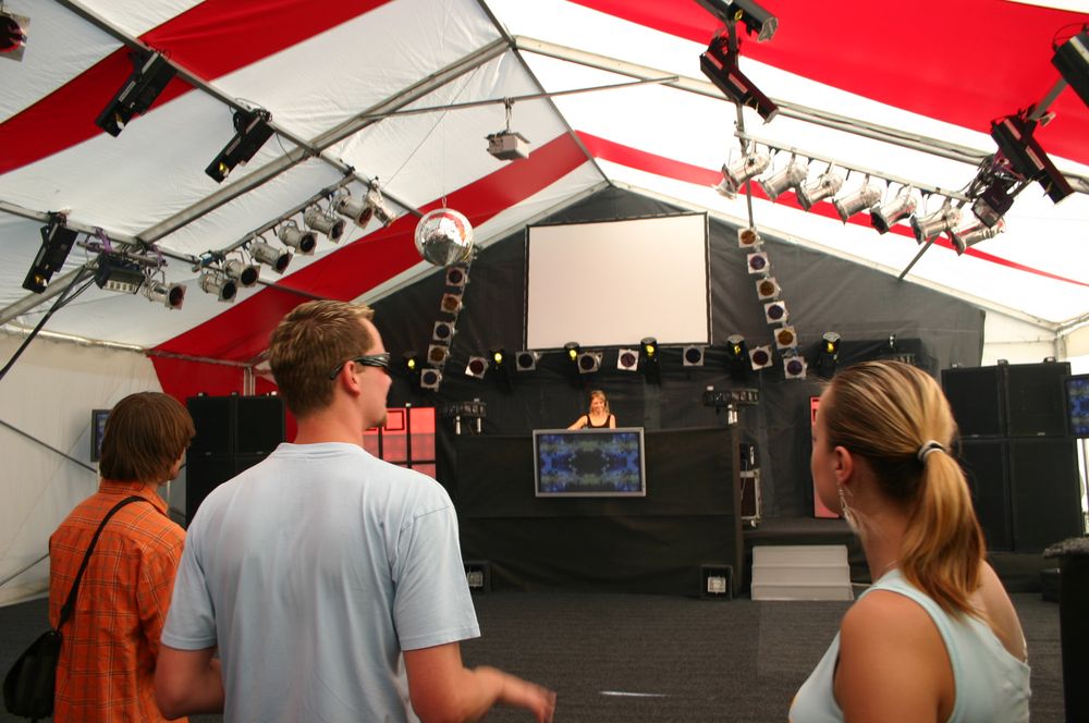 party stany podlahy 11