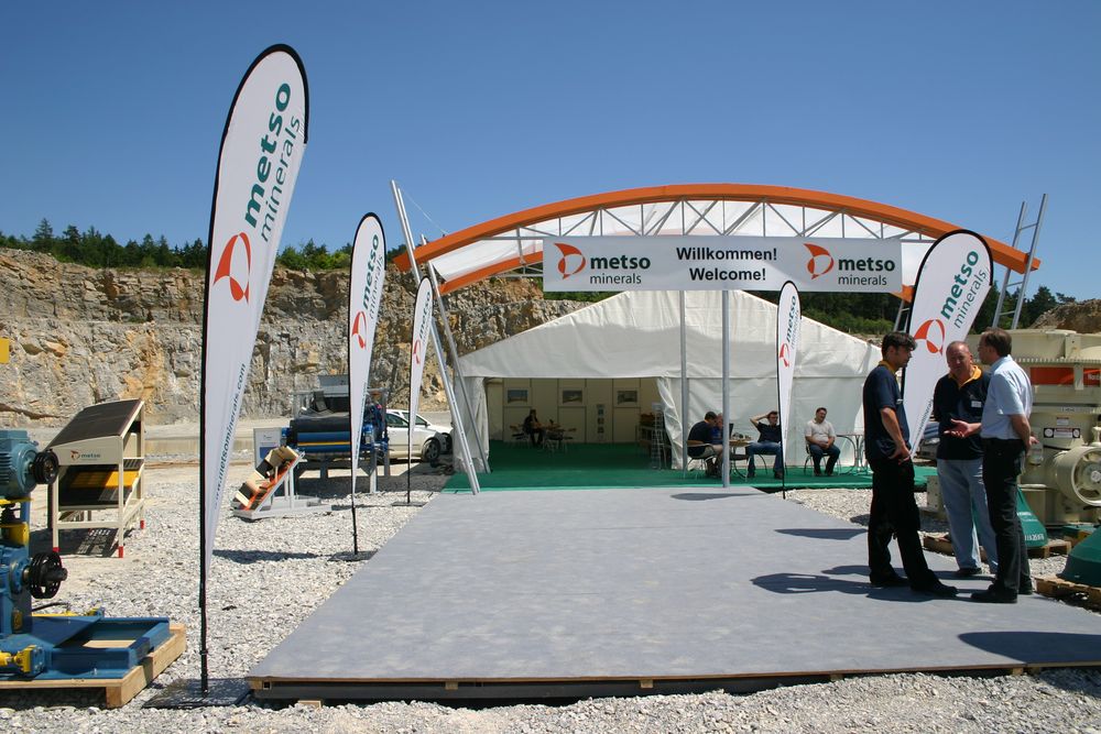 party stany podlahy 11