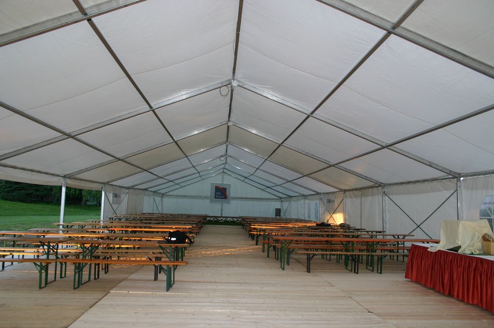 party stany podlahy 11